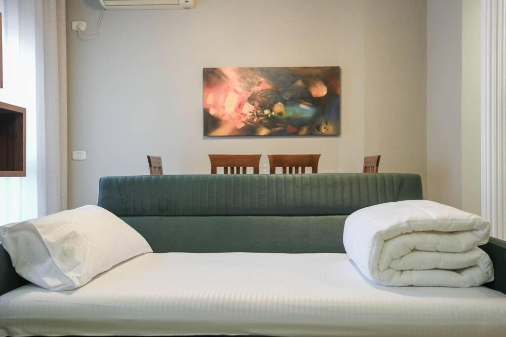 Staycation, City Center Apartment With Balcony Tirana Exterior foto