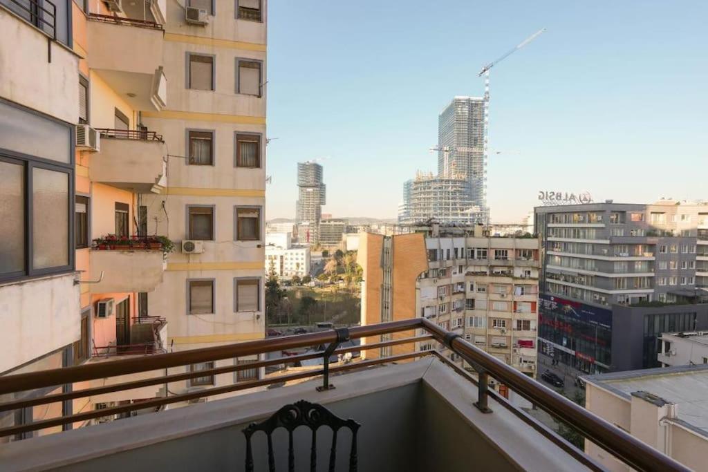 Staycation, City Center Apartment With Balcony Tirana Exterior foto